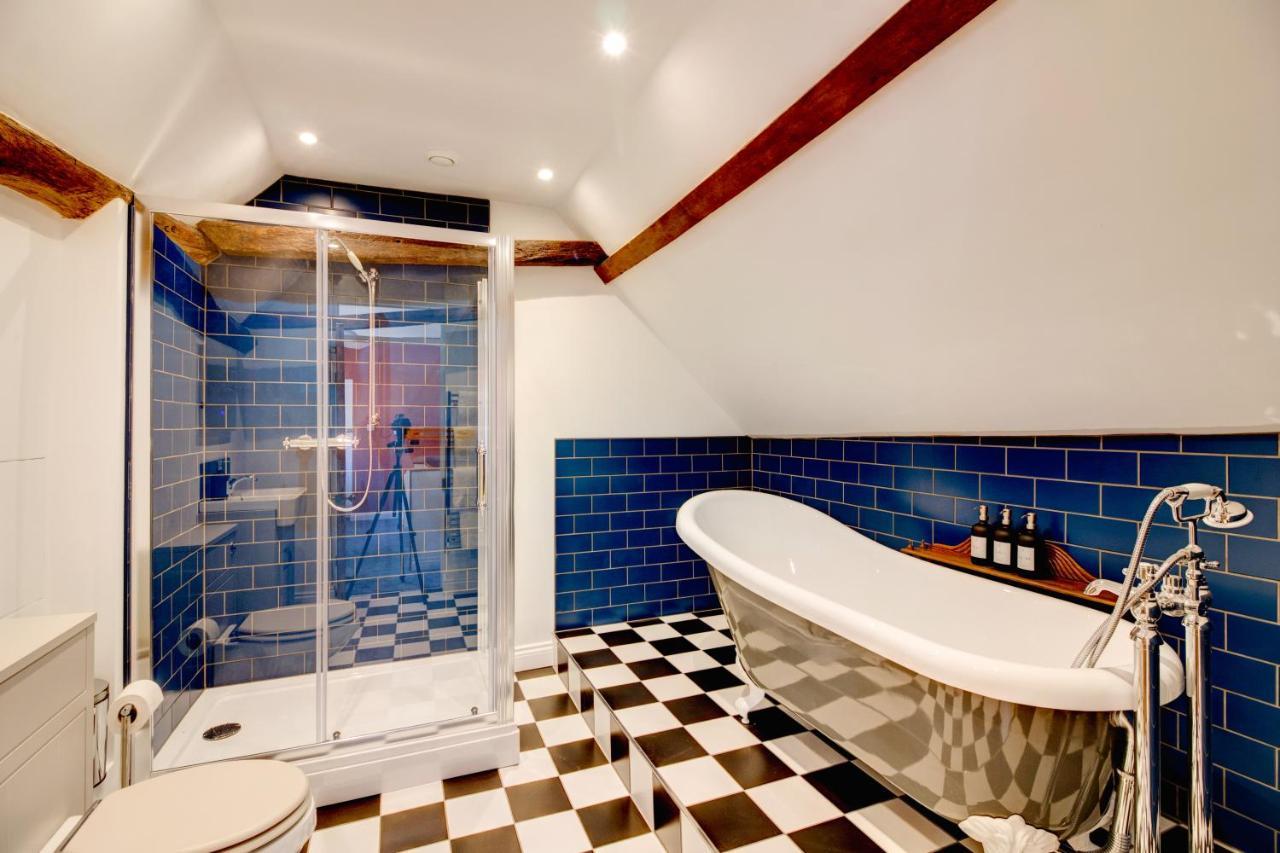 Green Parrot House Bed & Breakfast ดิไวเซส ภายนอก รูปภาพ