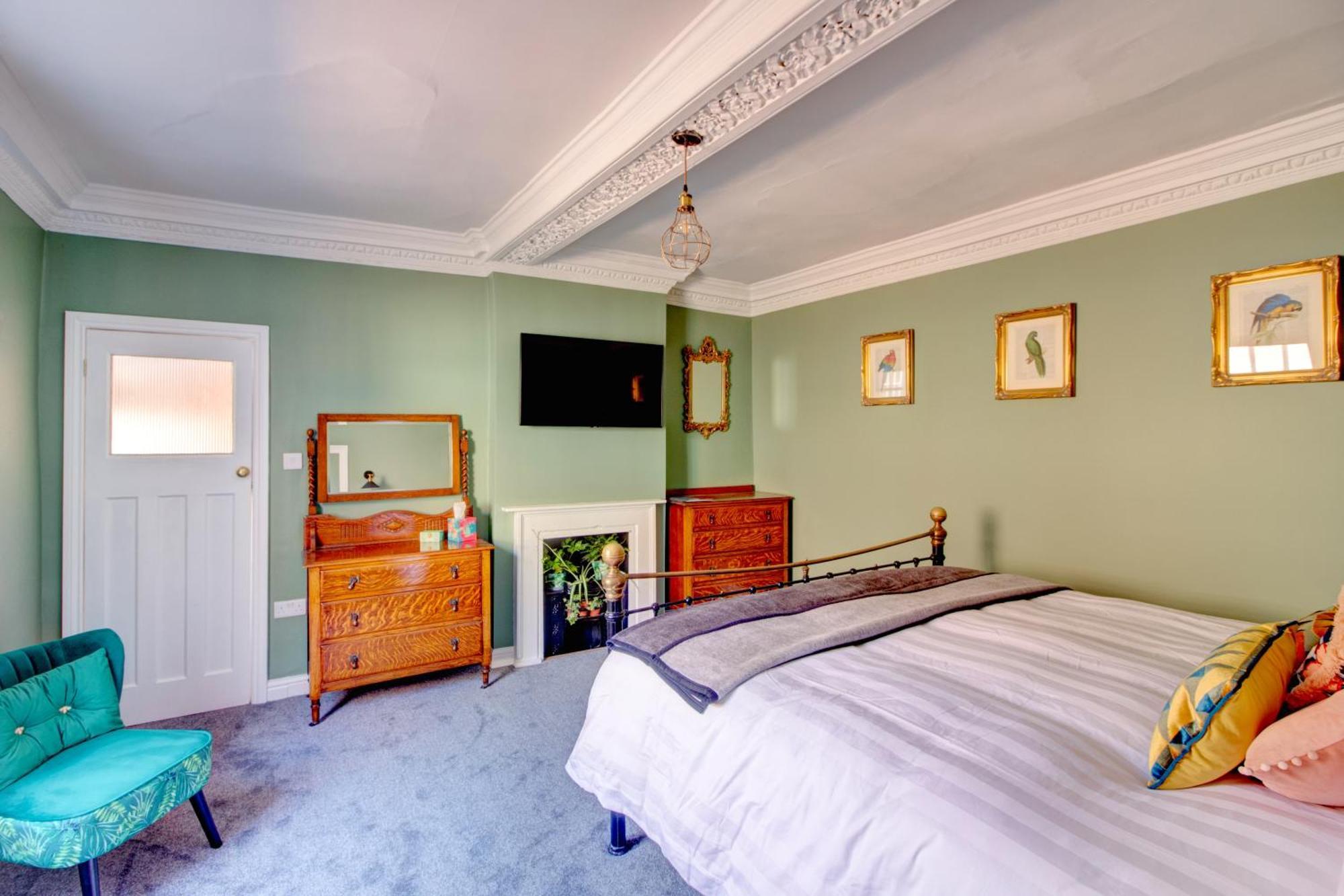 Green Parrot House Bed & Breakfast ดิไวเซส ภายนอก รูปภาพ